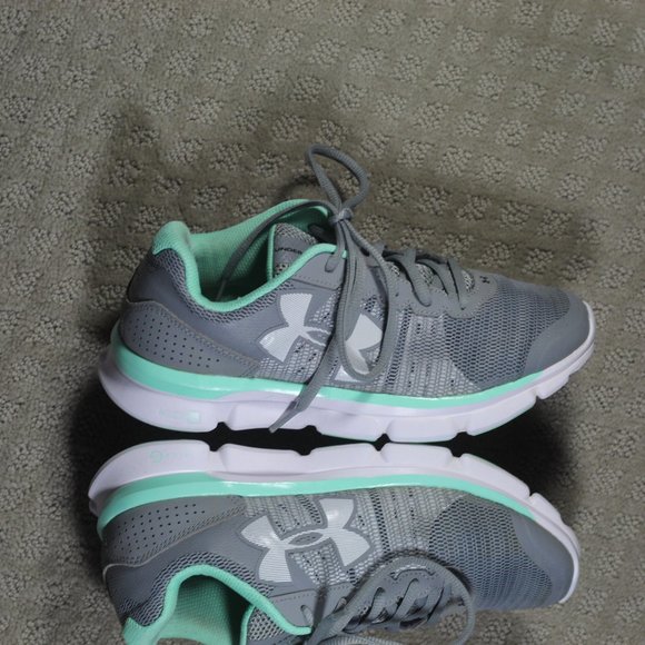 Under Armour I Will Run Fast Women's Sz 7.5 Grey and Mint Green Running Shoes - Picture 4 of 7